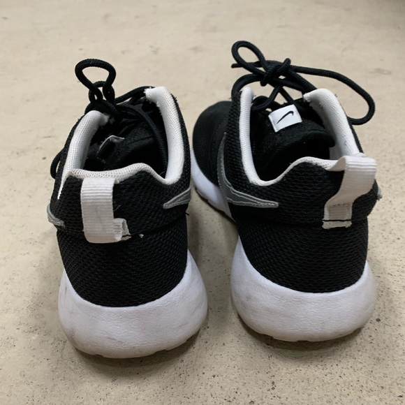 Nike Roshe One - Picture 3 of 4